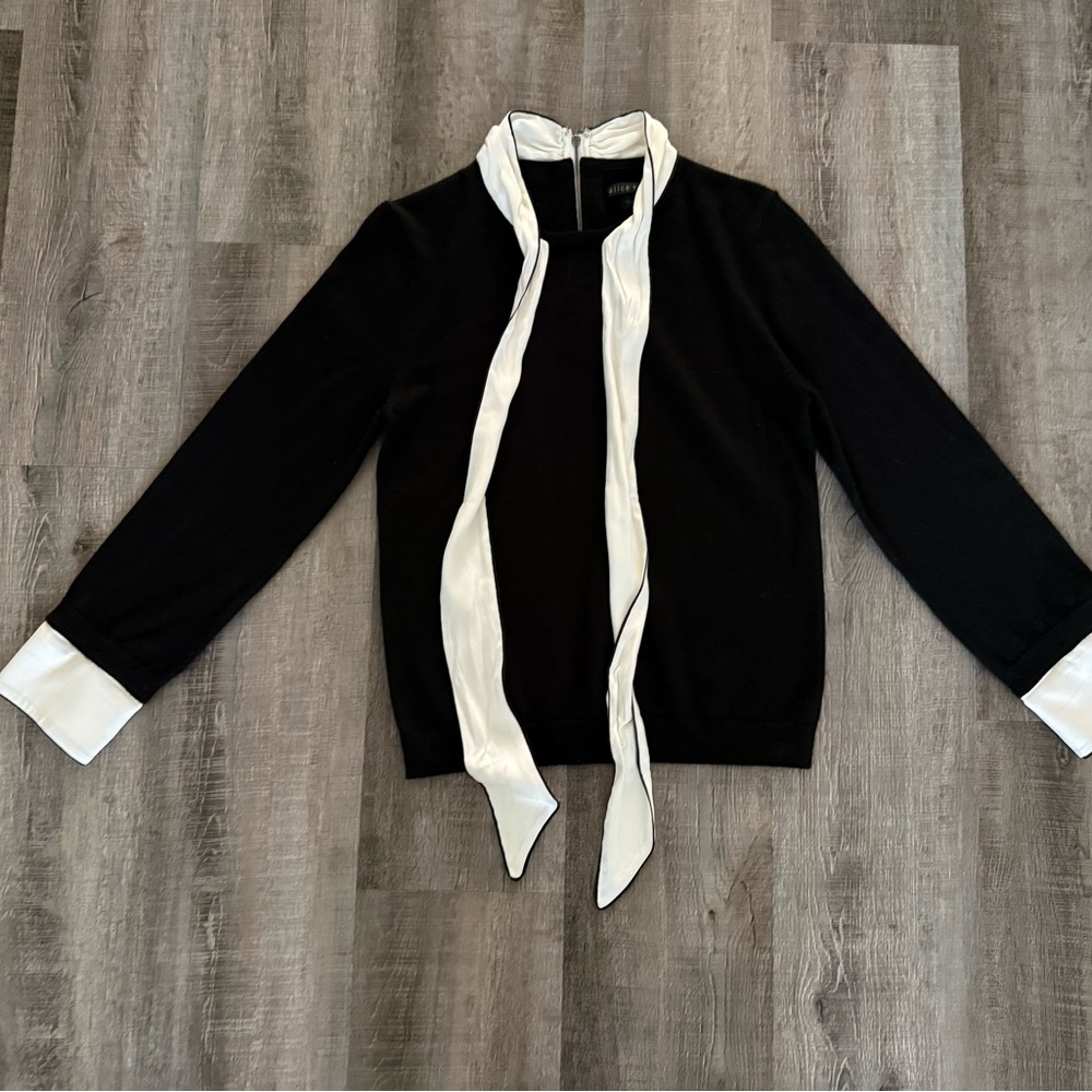 Alice and Olivia Zani Bow Collar Sweater Size M - Picture 10 of 16